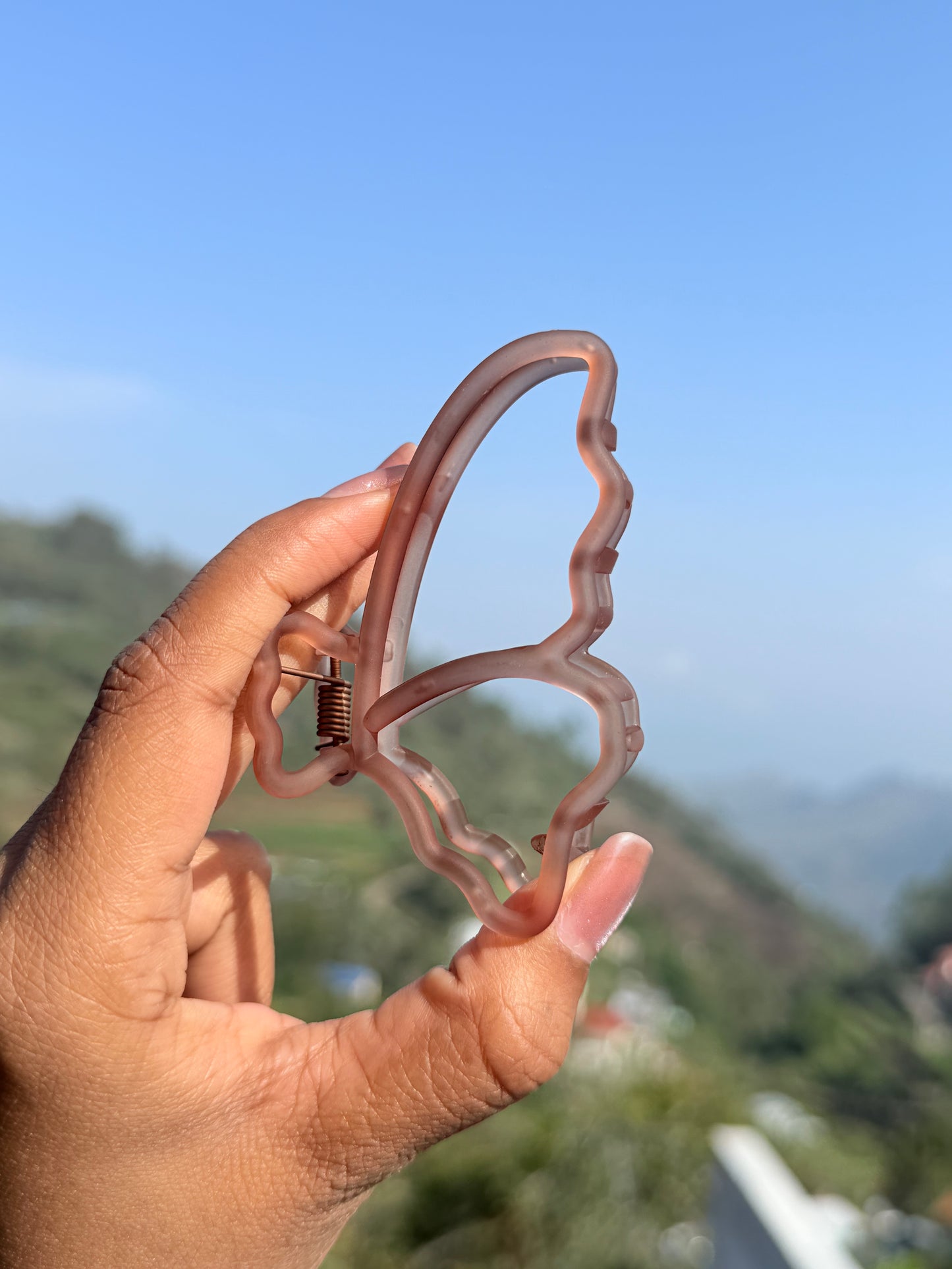 Luna Flutter Clip
