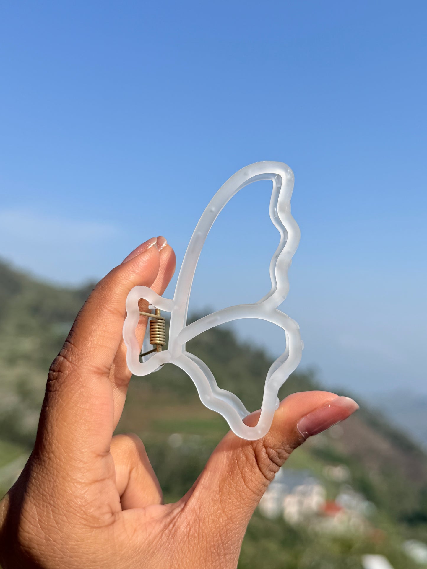 Luna Flutter Clip