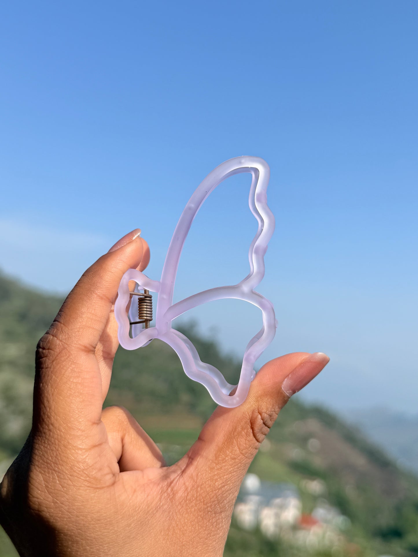 Luna Flutter Clip
