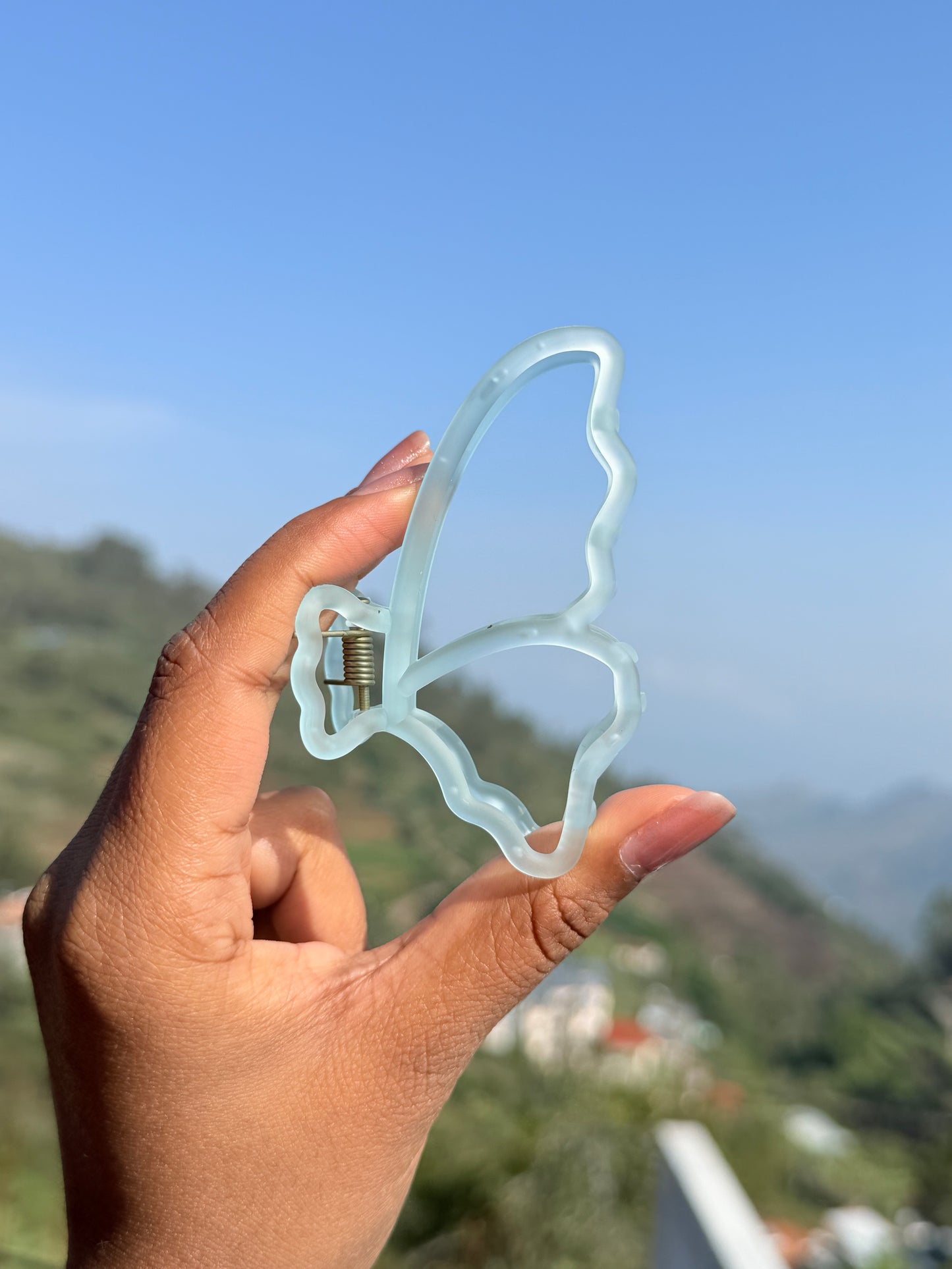 Luna Flutter Clip