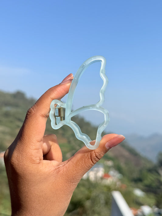 Luna Flutter Clip