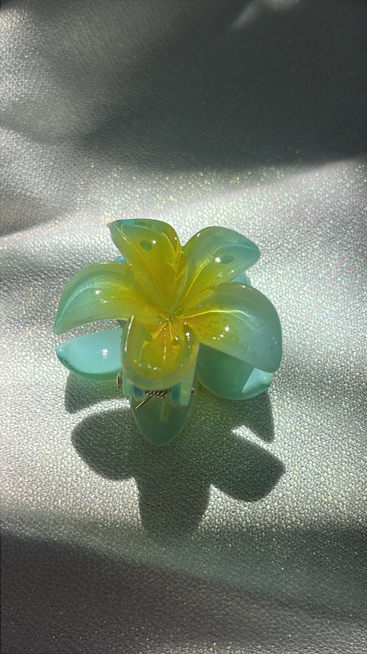 Aurora Petal Clip(Six more colors available) - small